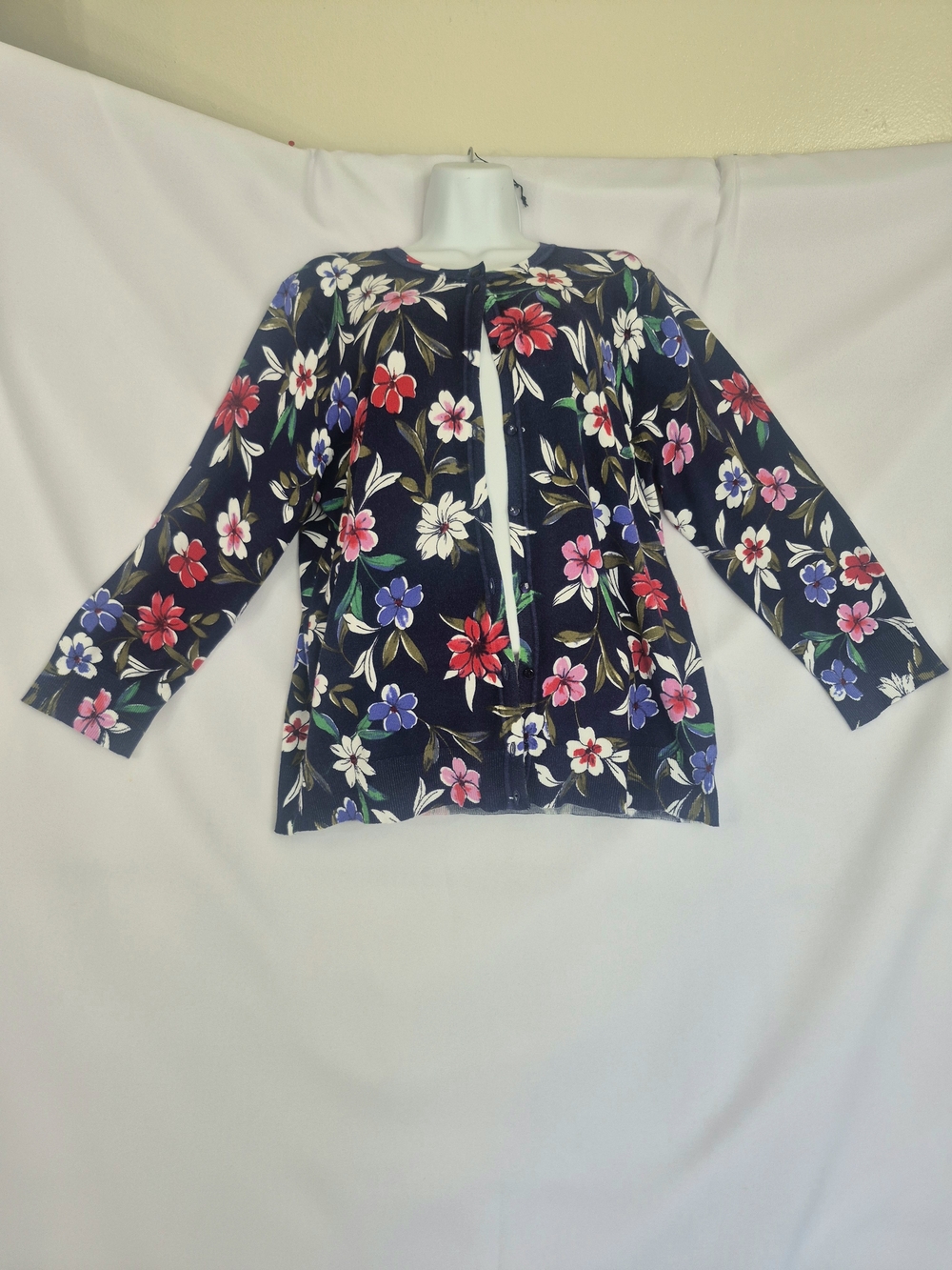 Cable & Gauge NWT  Navy Floral Button Front  Cardigan with Multicolor Blooms